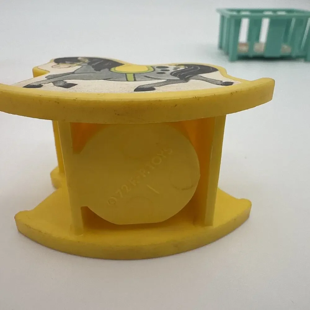 Vtg Fisher Price Little People Baby Nursery Furniture 1972 Plus 2 Kids Beds